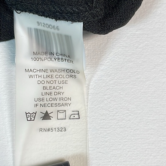 NWT Vince Camuto Black Wrap Front Rumple Twill Blouse - Size XS - Picture 9 of 9